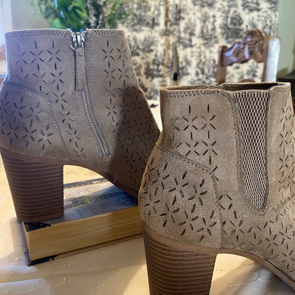 Taupe Suede Ankle Booties Block Heeled Open Toe Boots - Picture 4 of 7